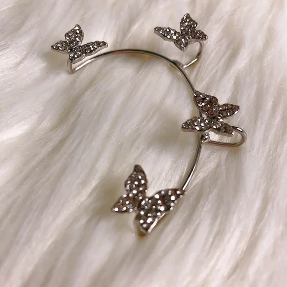 NEW Cute Butterfly Rhinestone Ear Cuff - Picture 3 of 3